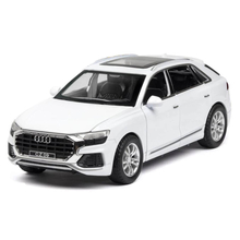 Машинка Audi Q8 1:24 игрушечная Белый (GT-5250, 6976008650605) Машинка Audi Q8 1:24 игрушечная Белый (GT-5250, 6976008650605)