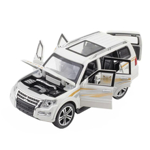Машинка Mitsubishi Pajero 32132 1:32 белый (6927062502126)